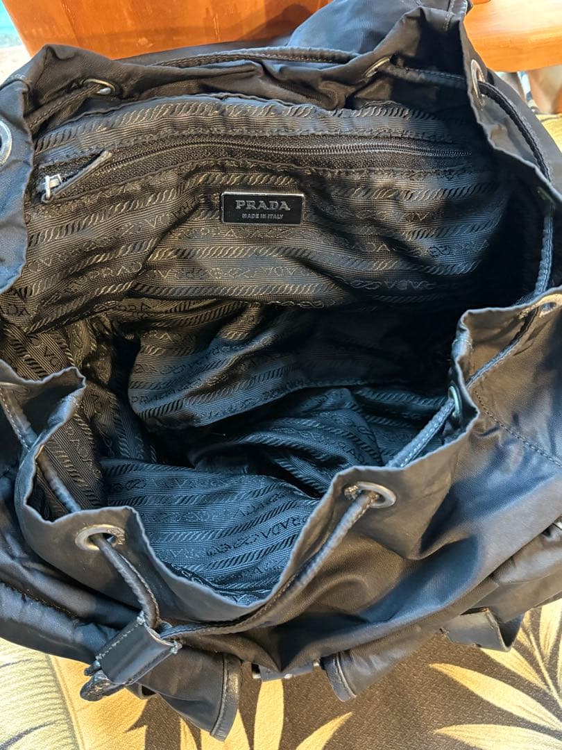 l*o様 PRADA ブラック リュック　黒