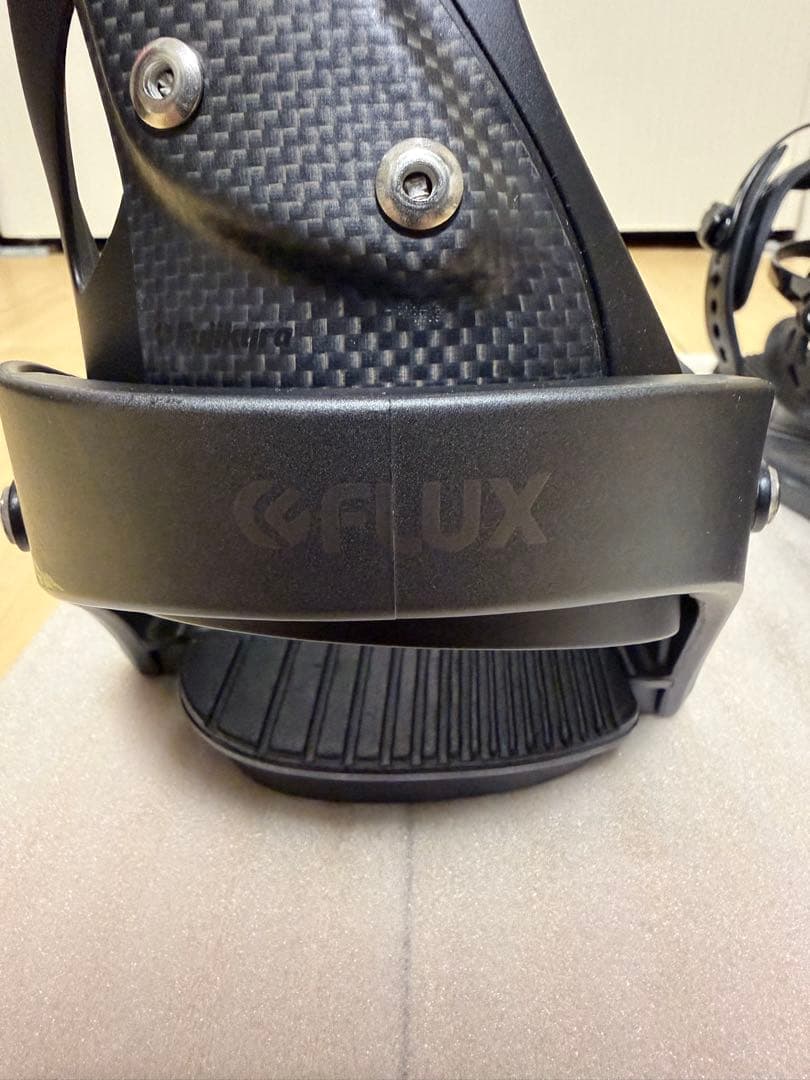FLUX XV LTD（F7XVML）カーボンハイバック バインディング 傷あり