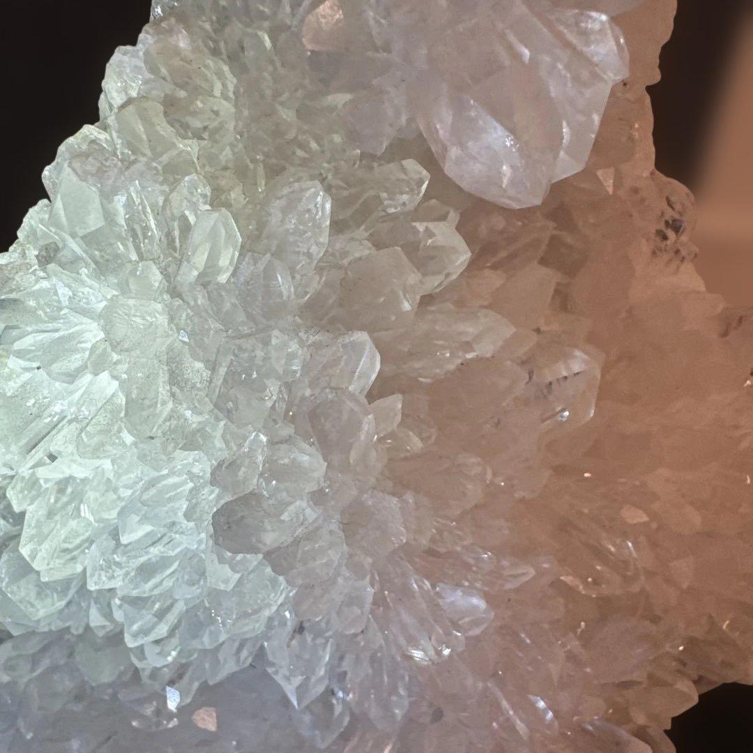 水晶 クラスター 大 台座付き