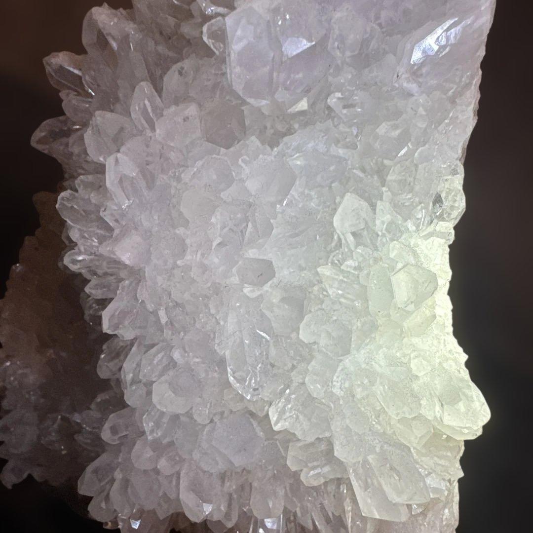 水晶 クラスター 大 台座付き