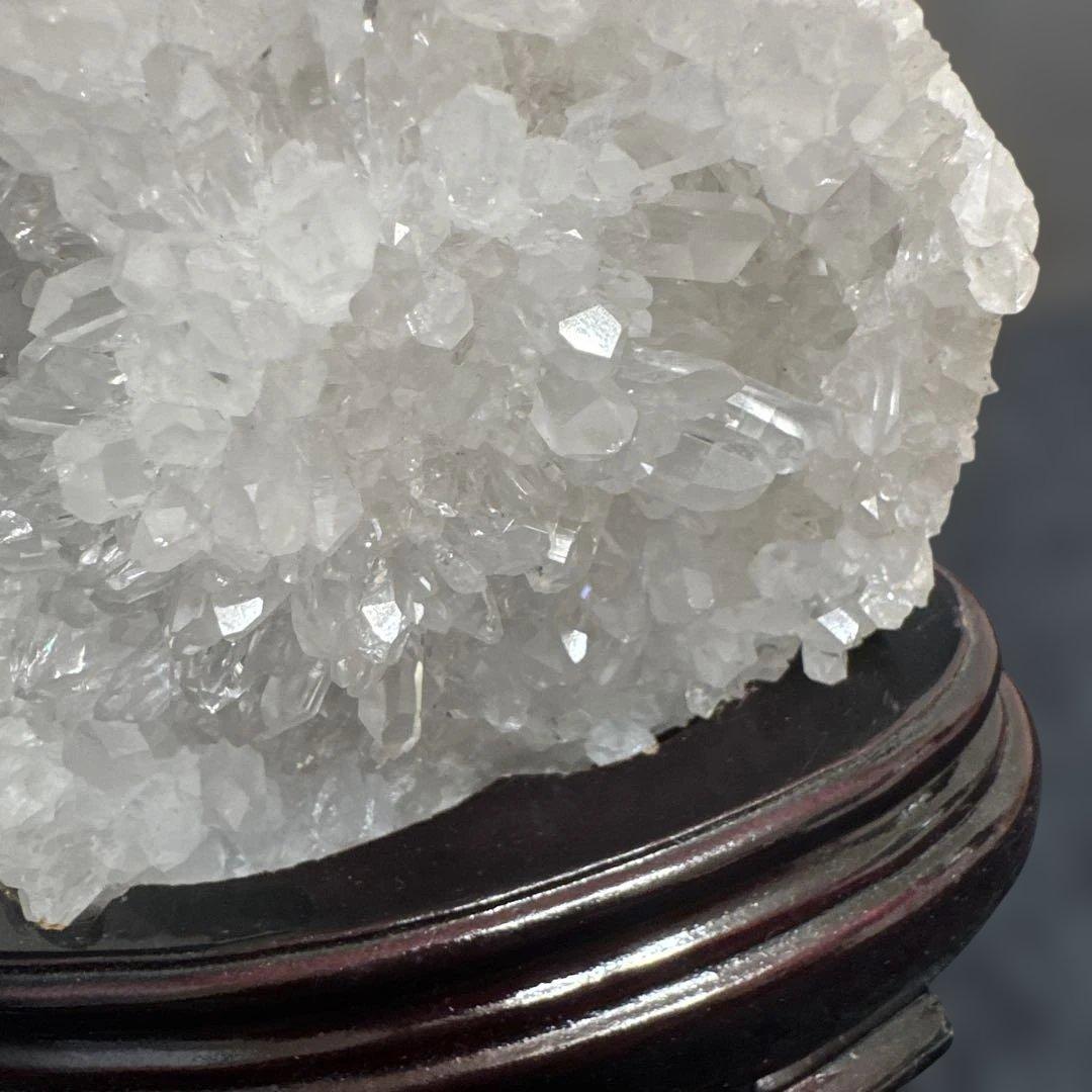 水晶 クラスター 大 台座付き