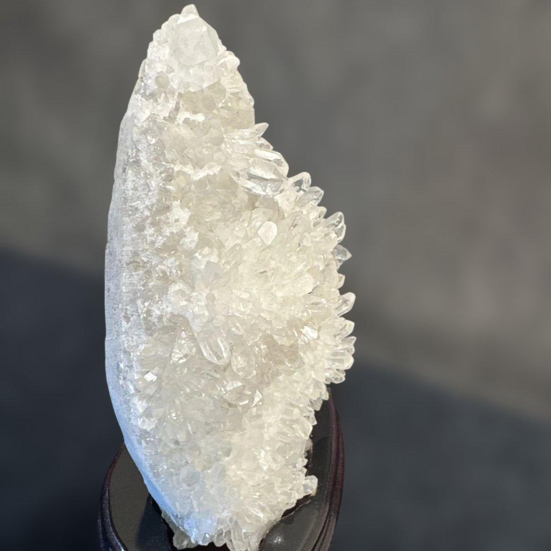 水晶 クラスター 大 台座付き