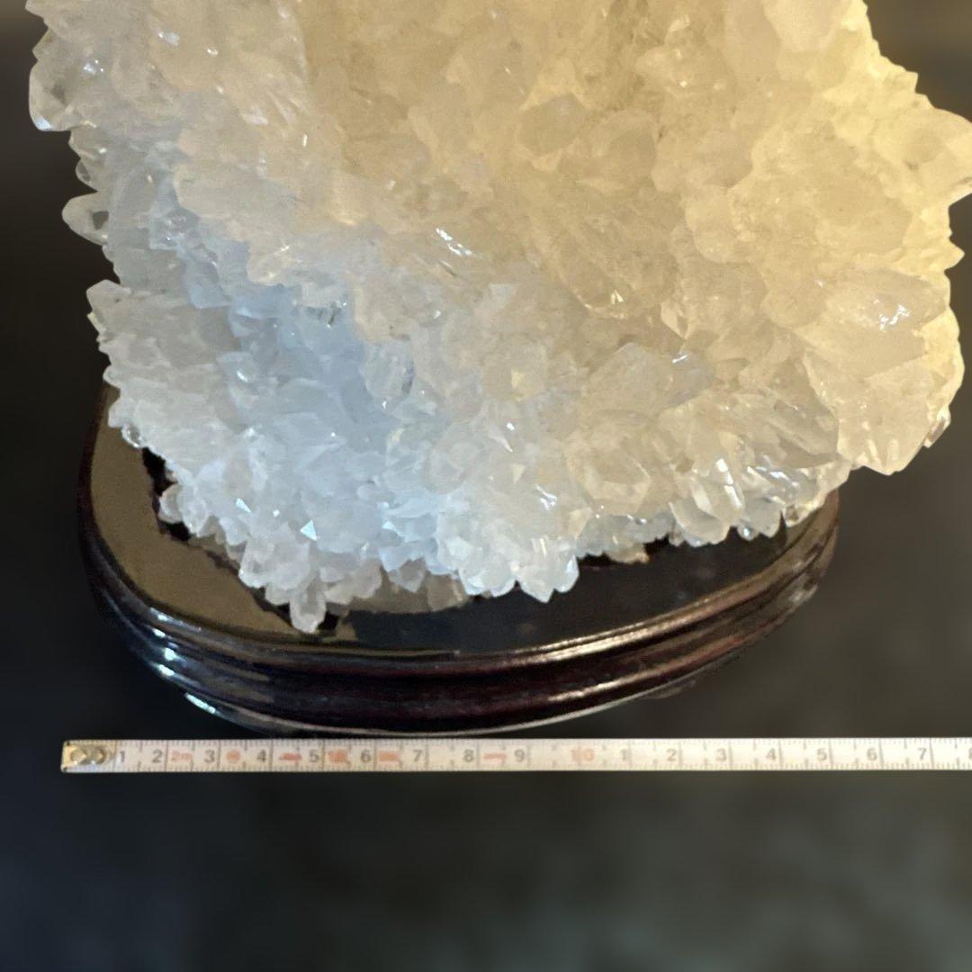 水晶 クラスター 大 台座付き