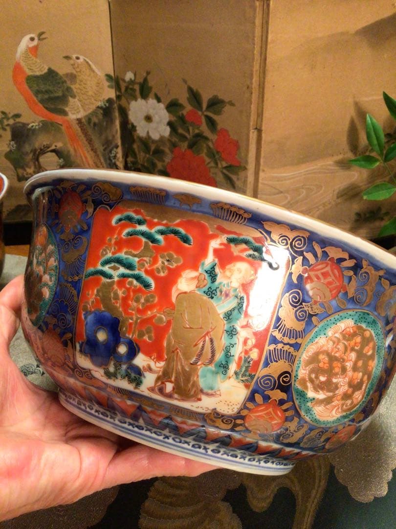 A897 大聖寺伊万里　波兎　竹林賢人　宝尽紋様　赤絵三鉢　『大明萬暦年製』