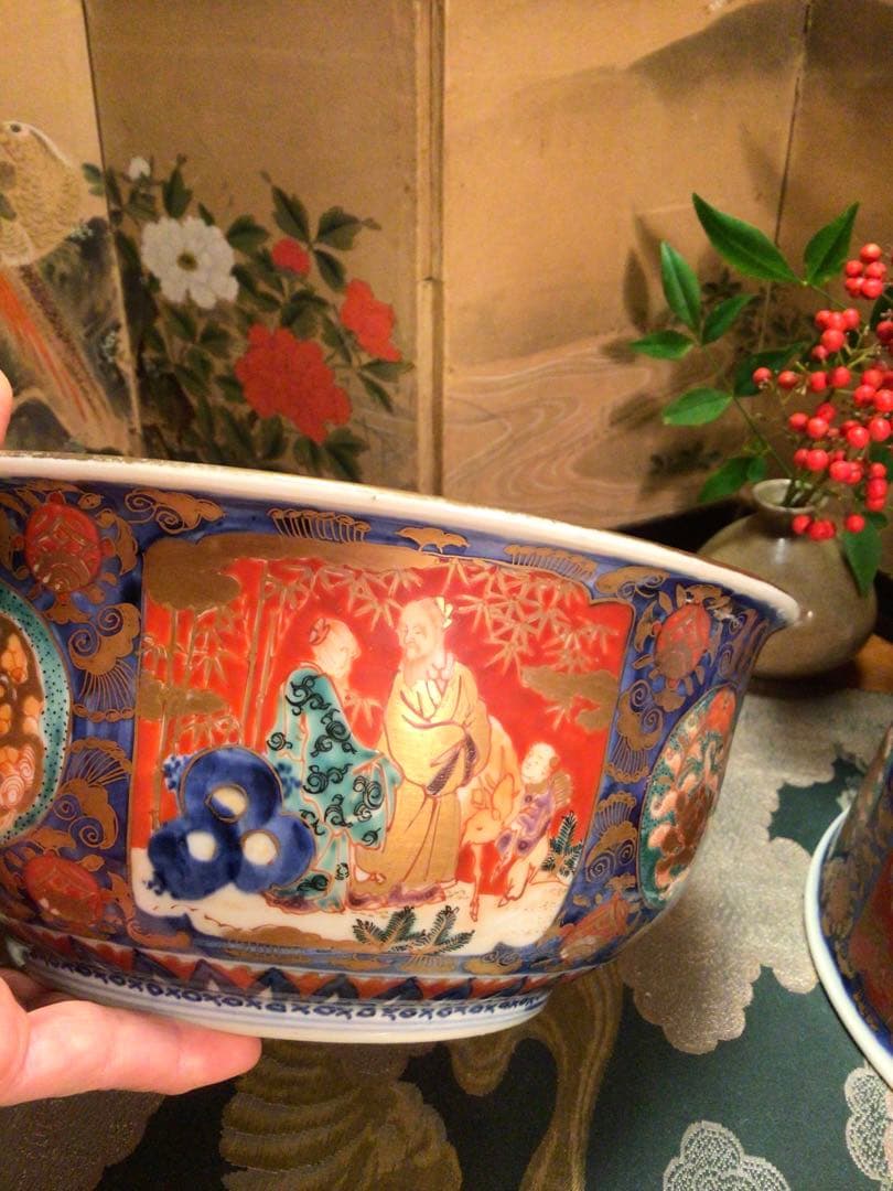 A897 大聖寺伊万里　波兎　竹林賢人　宝尽紋様　赤絵三鉢　『大明萬暦年製』