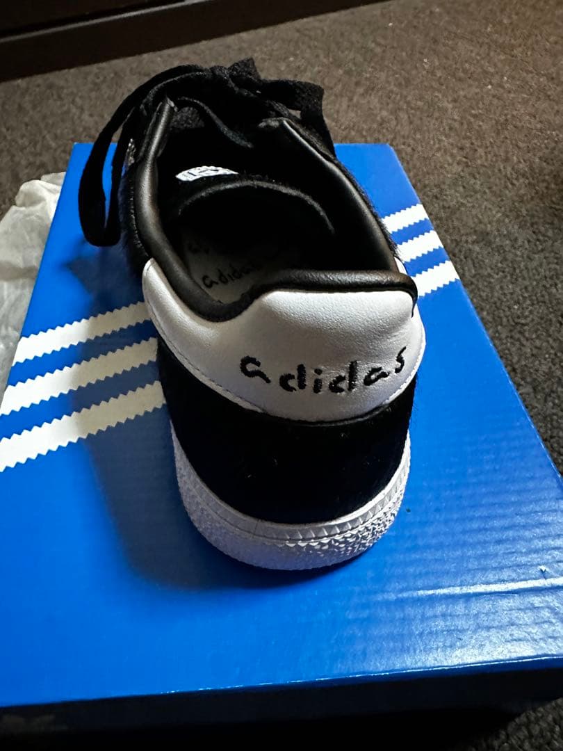 ポンポンさん専用 アディダス　HANDBALL SPEZIAL 23.5