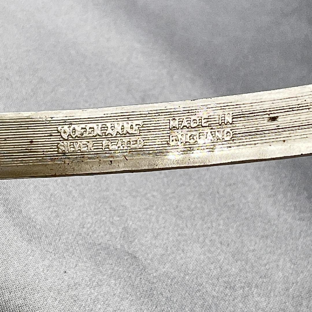 【英国 】エンボスと透かしのケーキスタンド Queen Anne