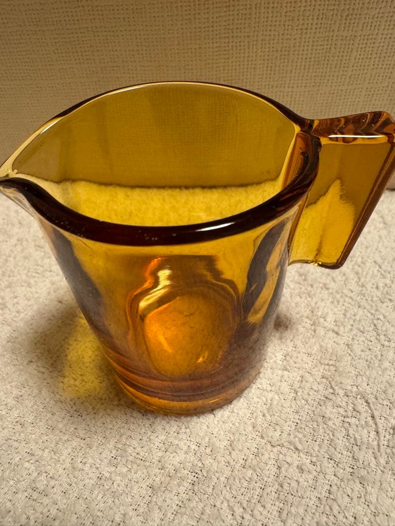 昭和レトロ ガラス食器セット アンバー色 （コップ・皿・灰皿・ミルクピッチャー）