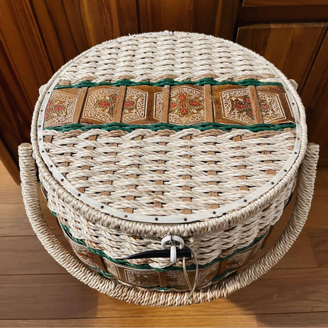 ソーイングボックス　裁縫箱　脚付き　取手付き　かご　レトロ　アンティーク