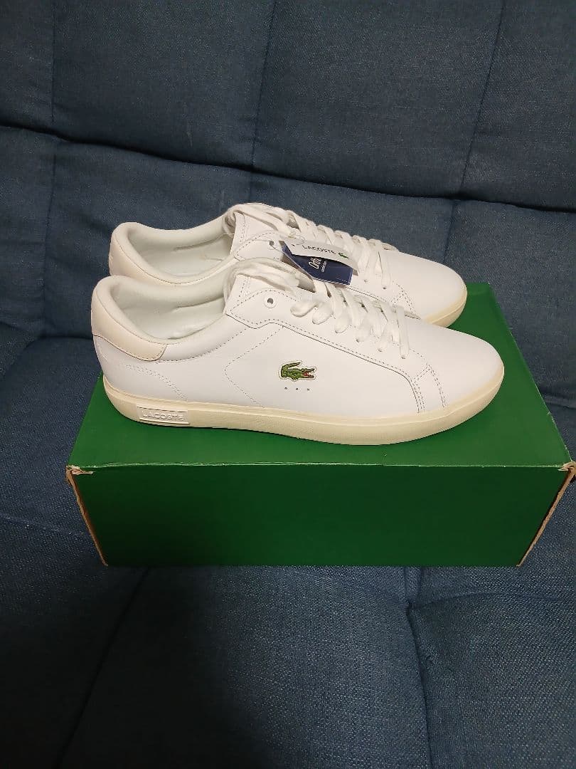 新品未使用 LACOSTE スニーカー