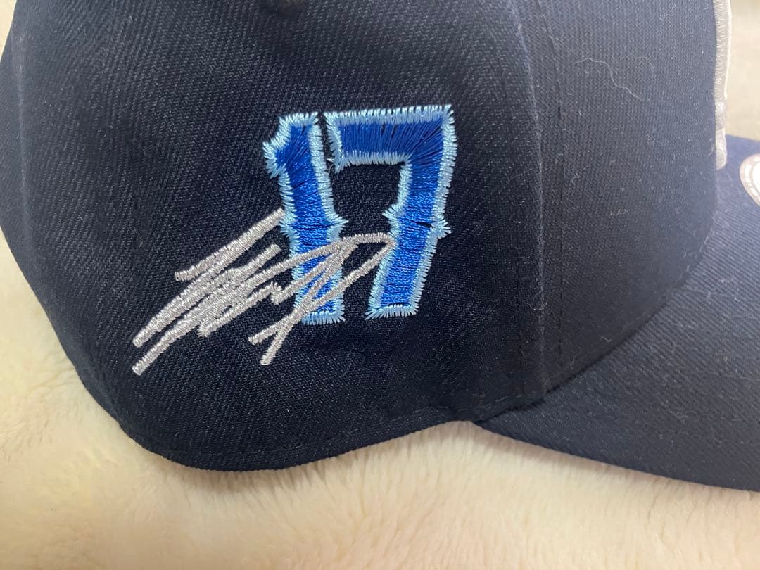 レアアイテムドジャース2024公式キャップ大谷翔平背番号17&サイン銀糸刺繍入り