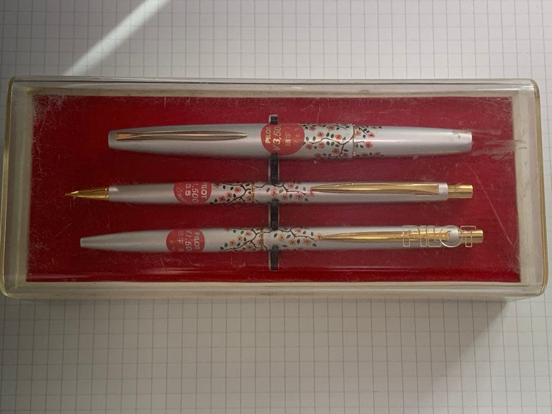 パイロット　花柄　万年筆14K585、ボールペンとシャーペン3本セット