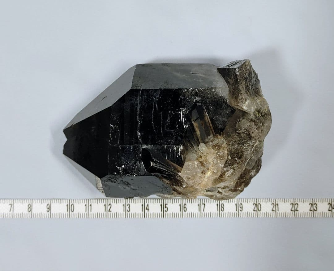 黒水晶　モリオン　結晶 原石