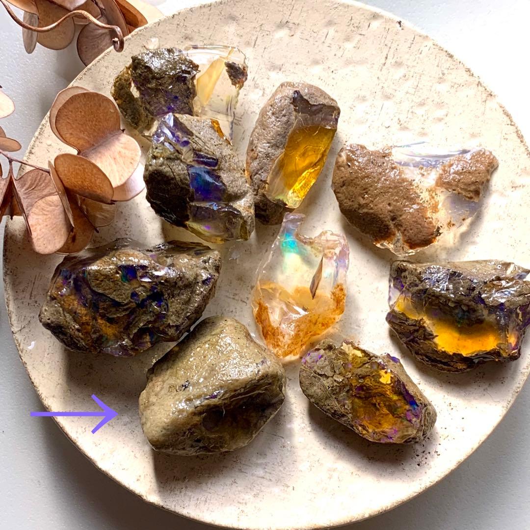 今だけお買い得！素朴で可愛いオパール原石73.5ct/鉱物標本