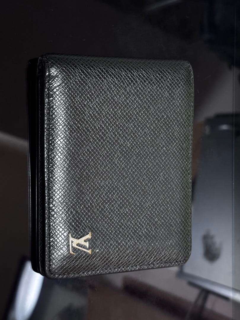 ルイヴィトン　ブラック 二つ折り財布