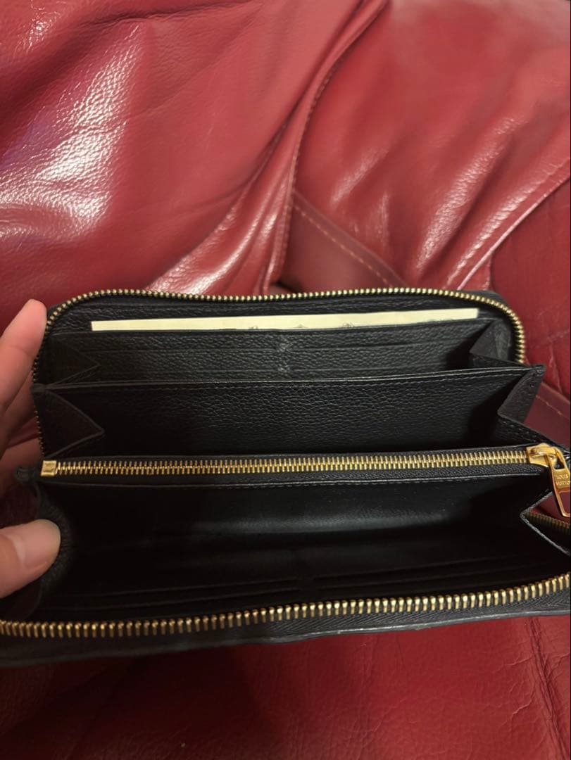 ルイヴィトン アンプラント ジッピーウォレット