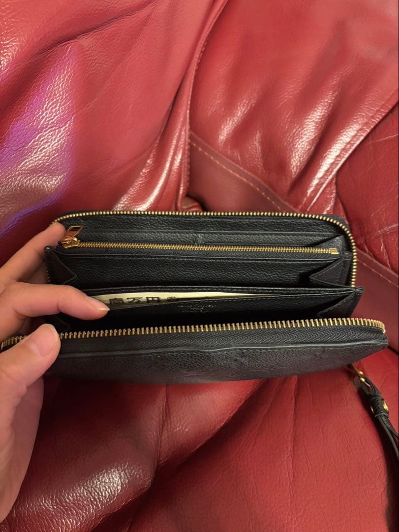 ルイヴィトン アンプラント ジッピーウォレット