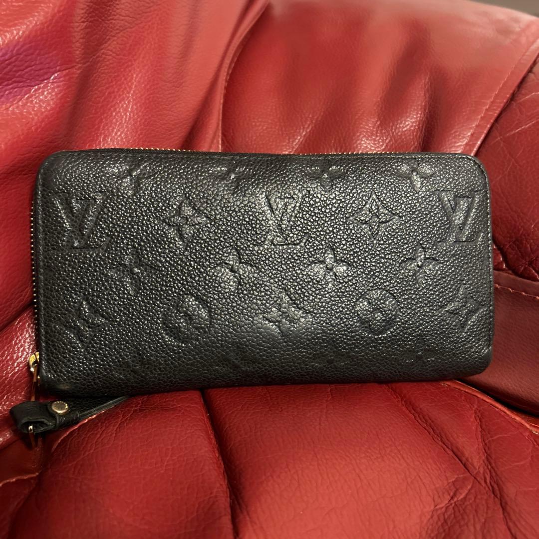 ルイヴィトン アンプラント ジッピーウォレット