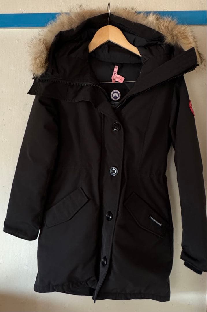 カナダグース 黒 ファー付きダウンジャケット