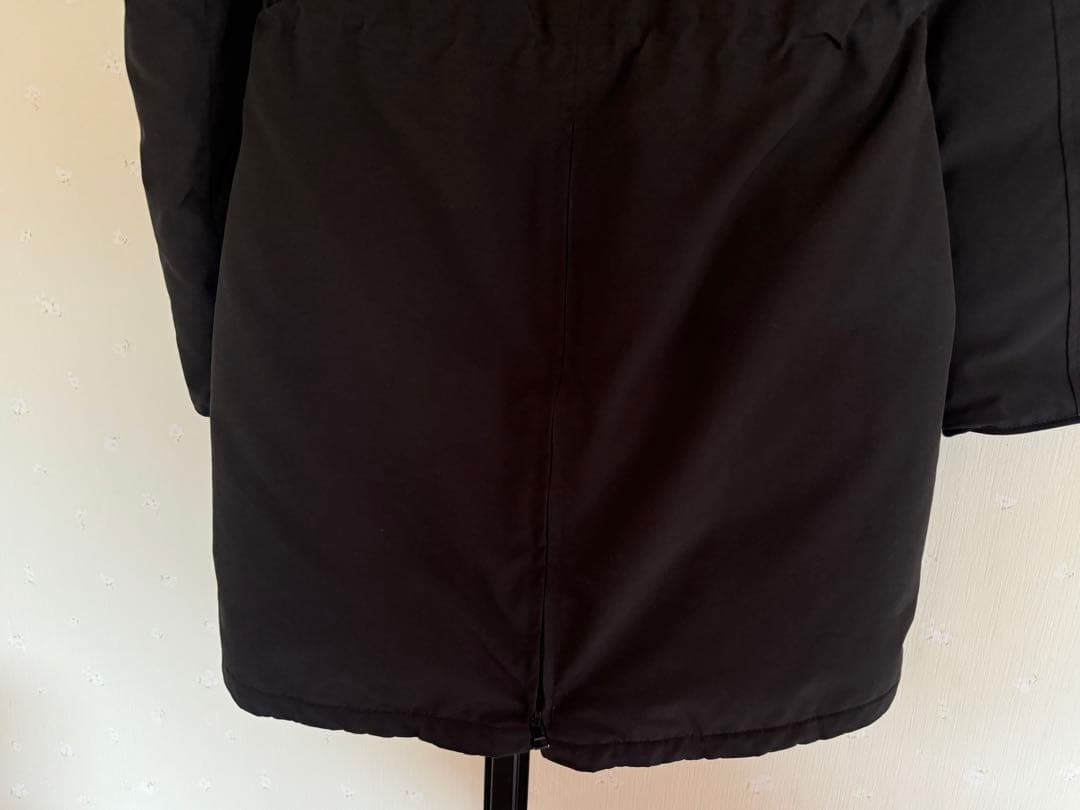 カナダグース 黒 ファー付きダウンジャケット