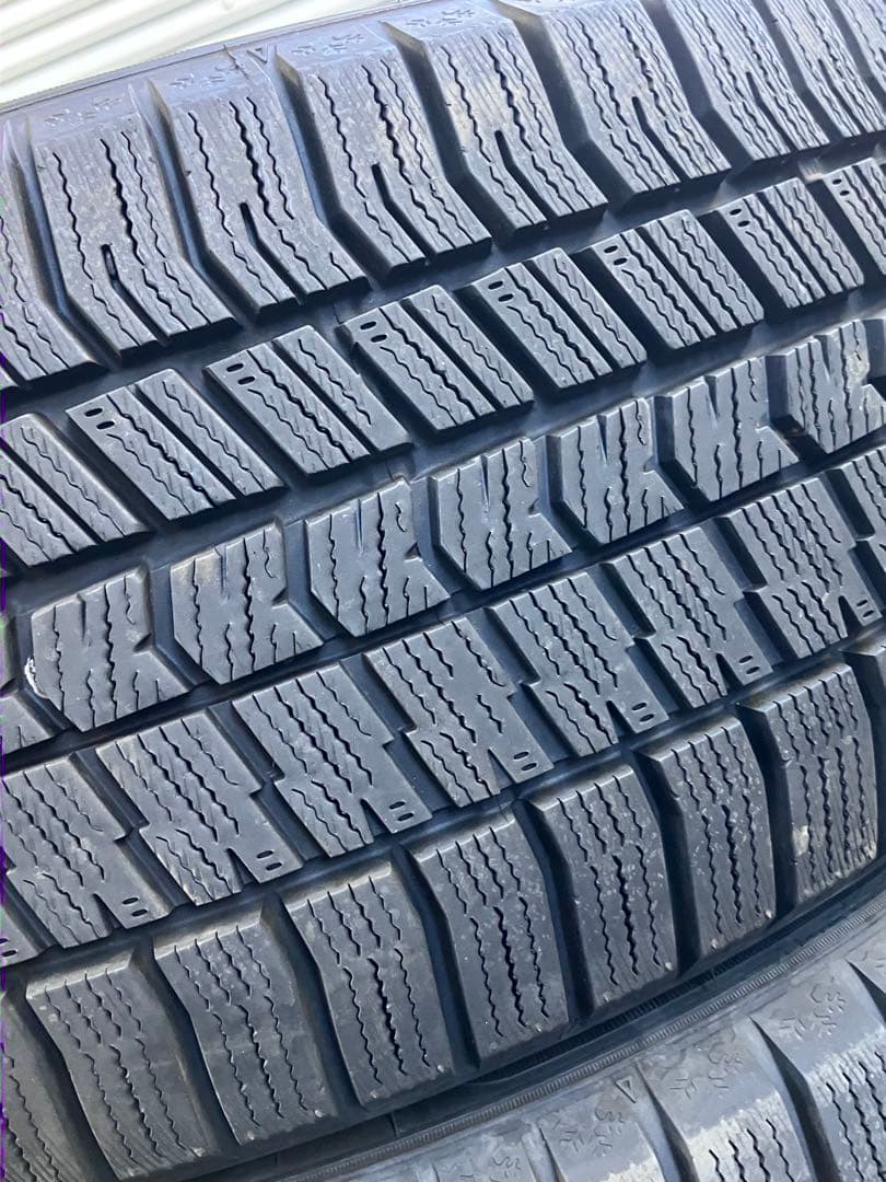 (超バリ山) 埼玉 235/50R18 GOODYEAR スタッドレス4本
