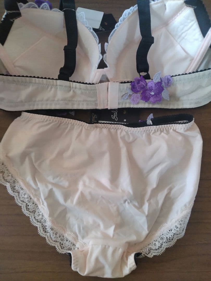 ワコール サルート ブラ ショーツ セット 22G 王様と私　D80