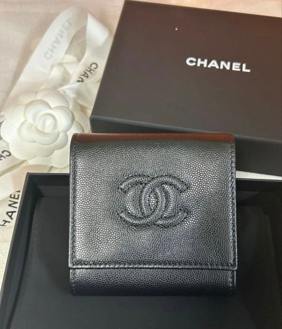 CHANEL シャネル　ブラック 二つ折り財布
