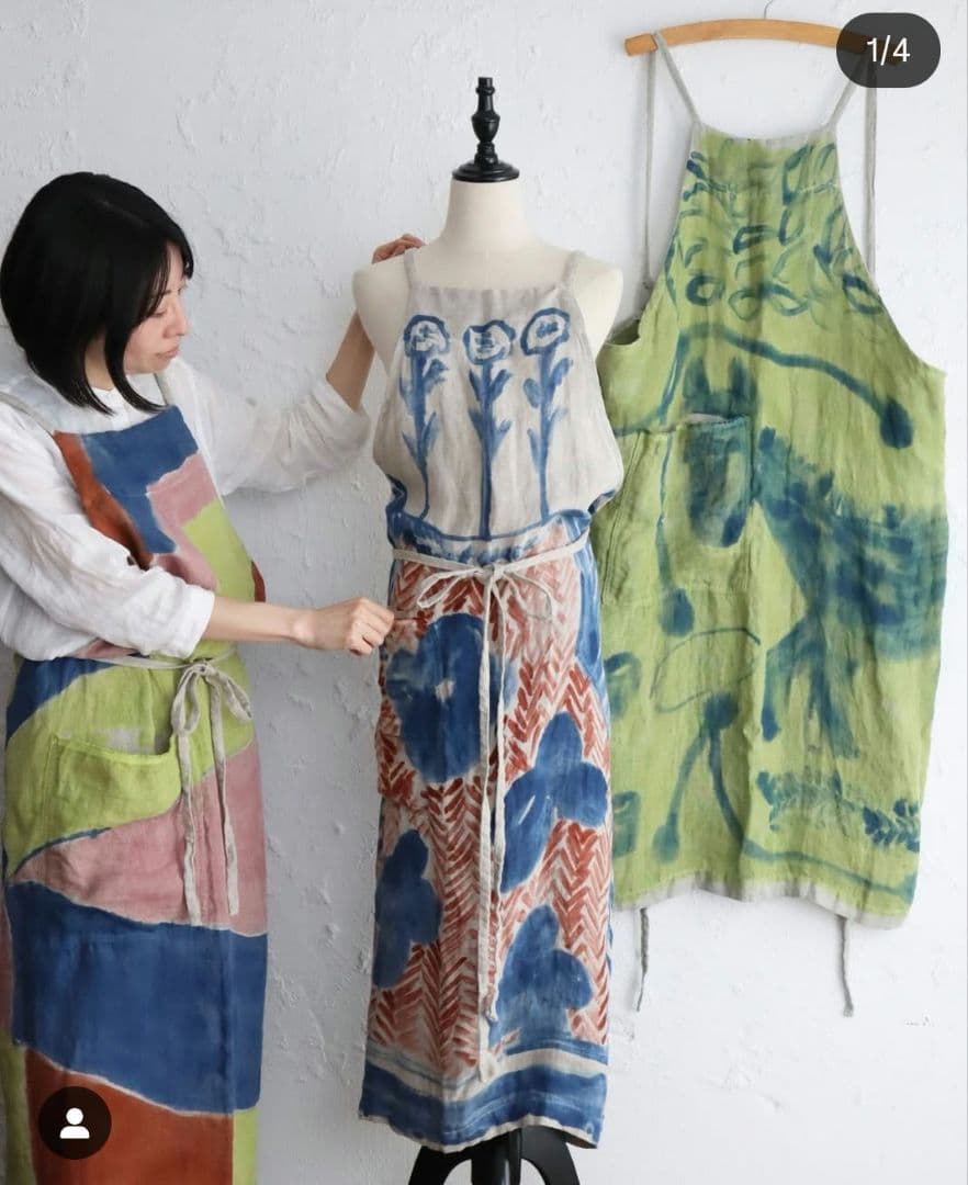 デイデイ洋裁店　手描きリネンエプロン　花びんの花