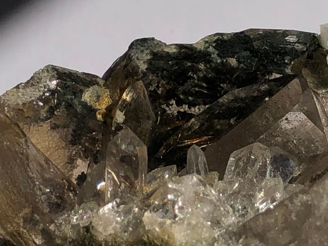 マニハール　ルチルクォーツ　クラスター