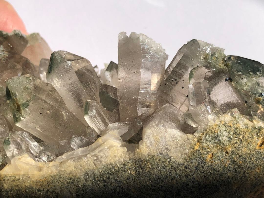 マニハール　ルチルクォーツ　クラスター