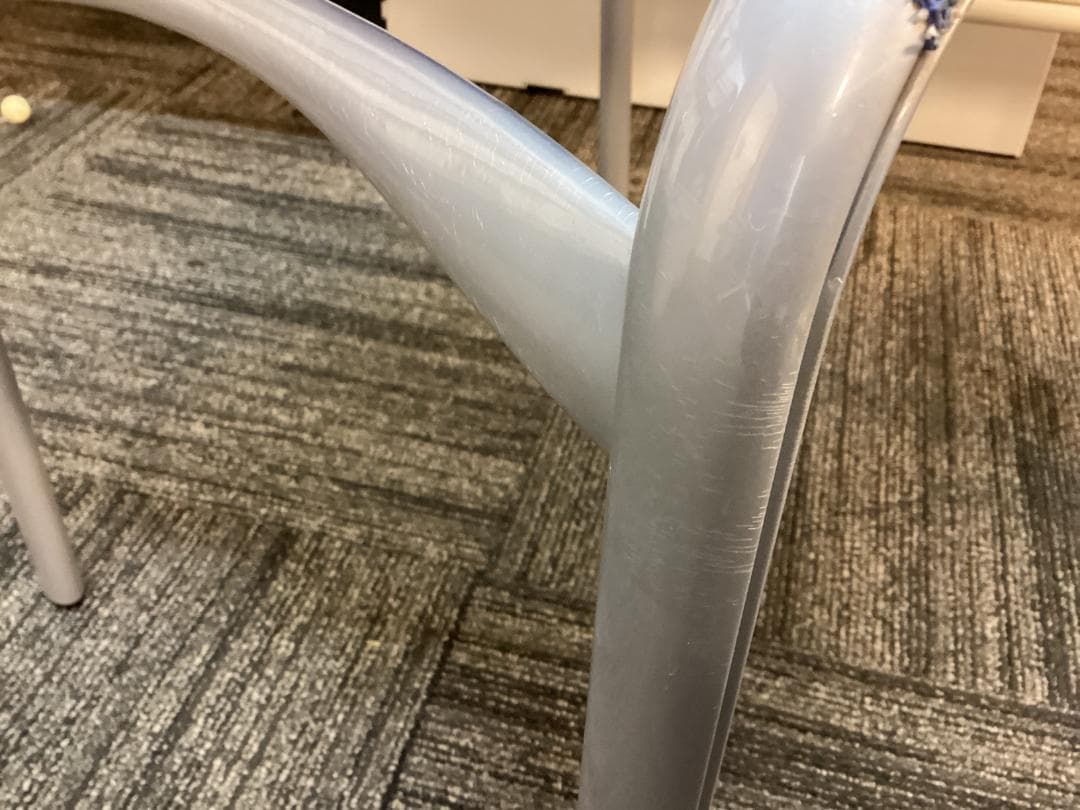 定価約１８万　２脚セット　カッシーナixc　アリアス　ハイフレーム　Alias