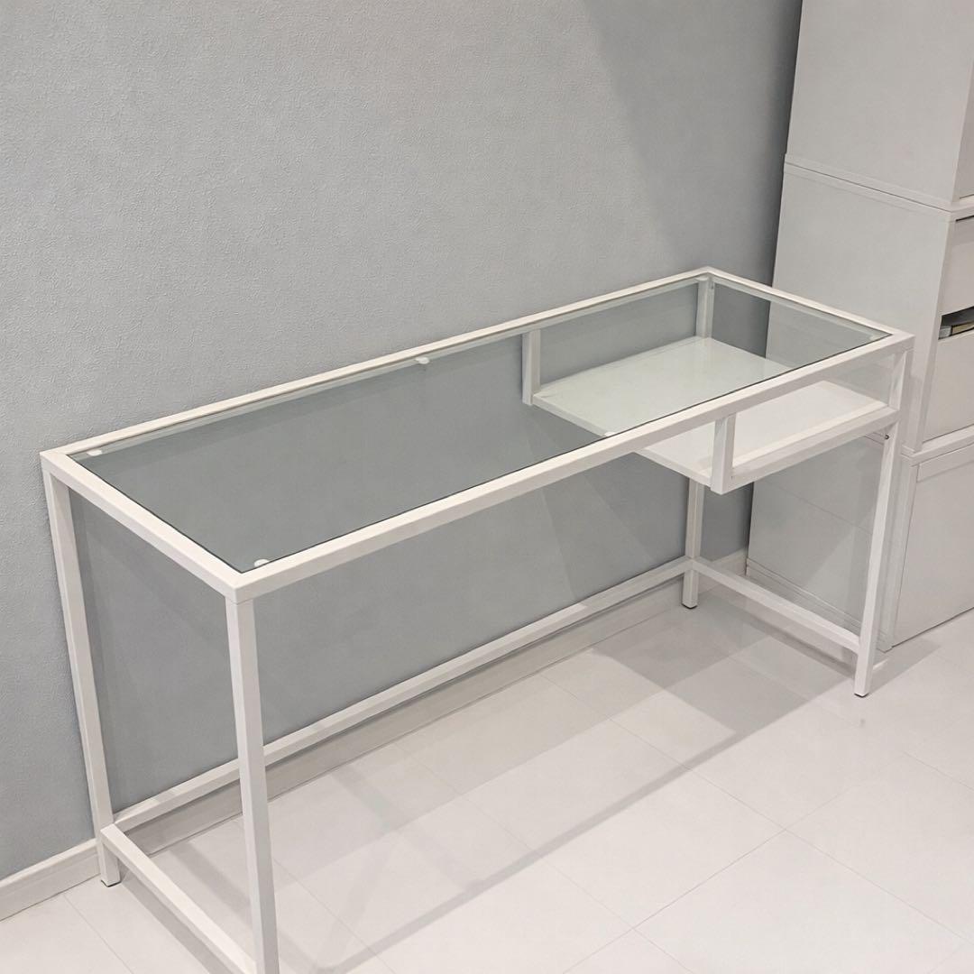 【直接お渡し可】IKEA VITTSJÖ（ヴィットショー） クリアテーブル