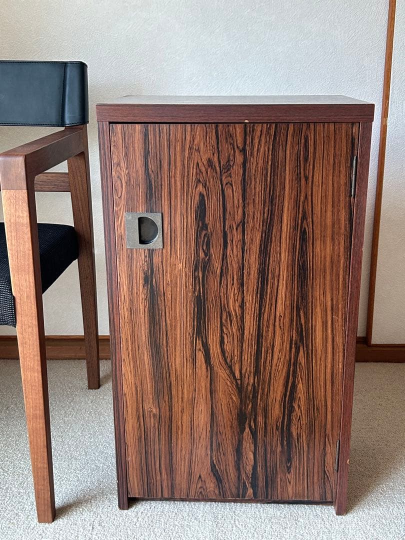 昭和レトロ 飾り棚　キャビネット ヴィンテージ　ミッドセンチュリー　収納　当時物