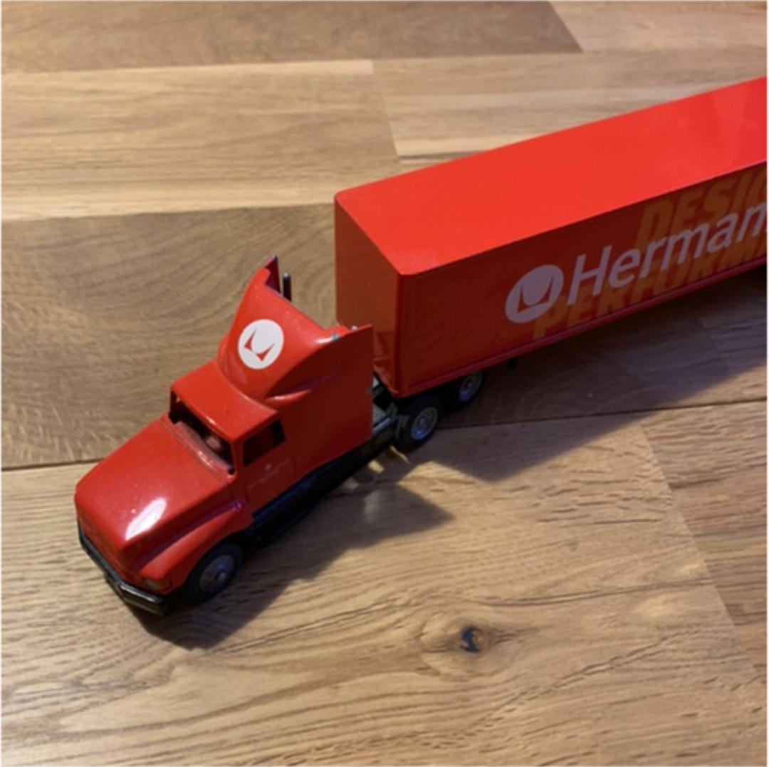 ハーマンミラー トレーラー