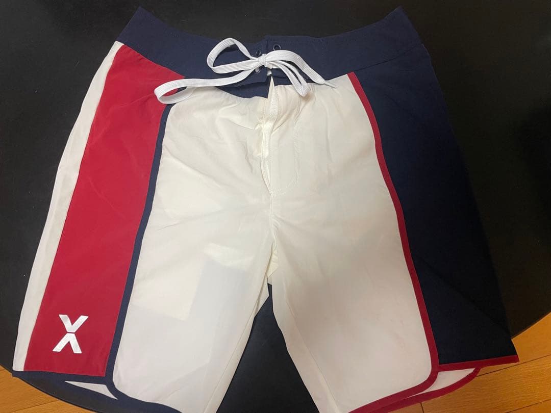 現在タイムセール！！！値下げ済み！！VEATM！！！フィジーク　サーフパンツ