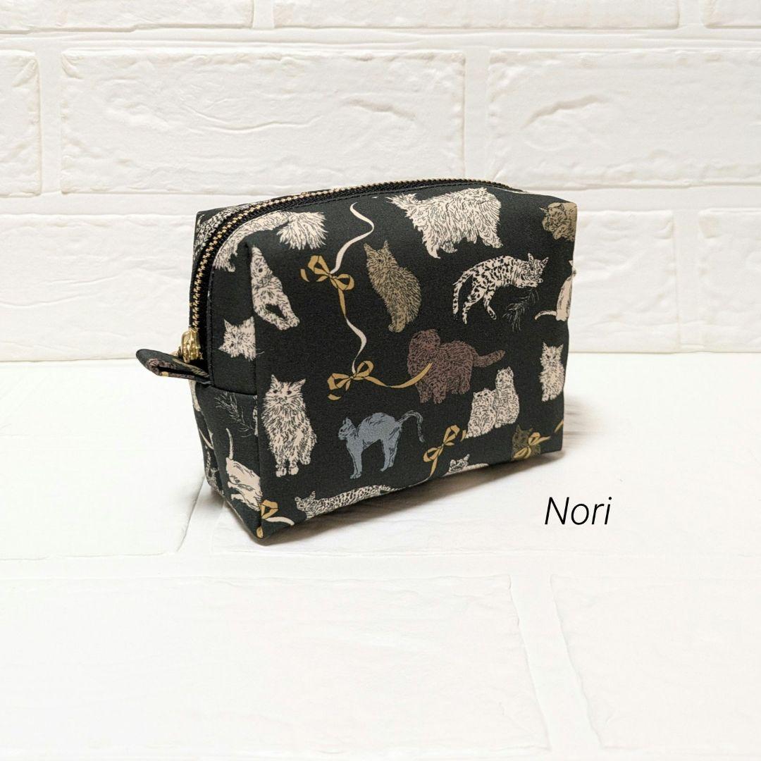 リバティ　スクエアポーチ　コー•アンド•エイト　ブラック