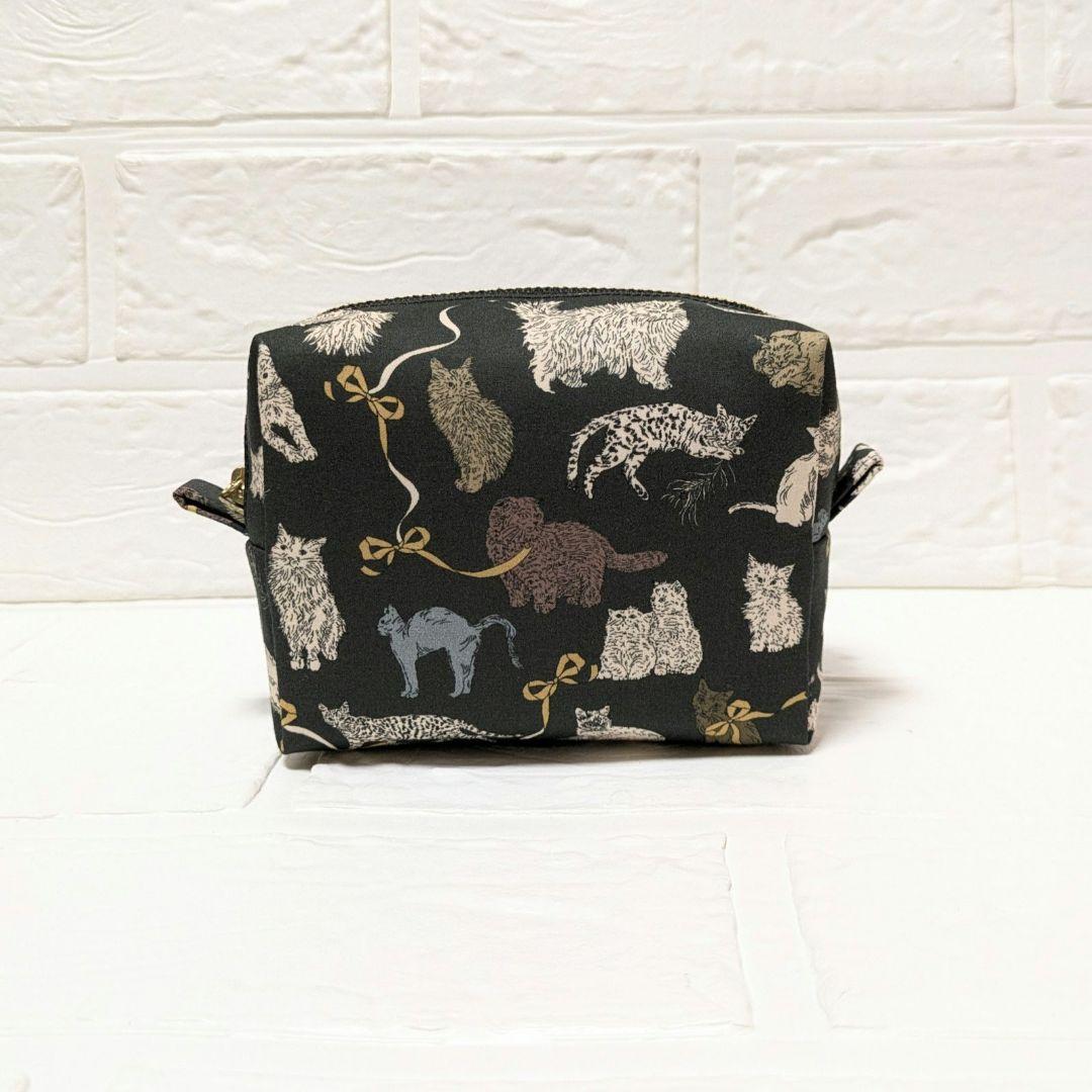 リバティ　スクエアポーチ　コー•アンド•エイト　ブラック