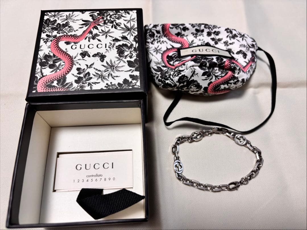 GUCCI シルバーチェーンブレスレット 箱付き