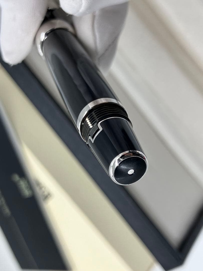 【未使用品】モンブラン ボエム 万年筆 ペン先14K ブラック シルバー