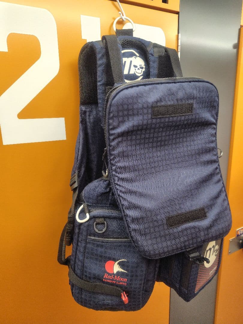 mazume Moon18TH ライフジャケット ネイビー