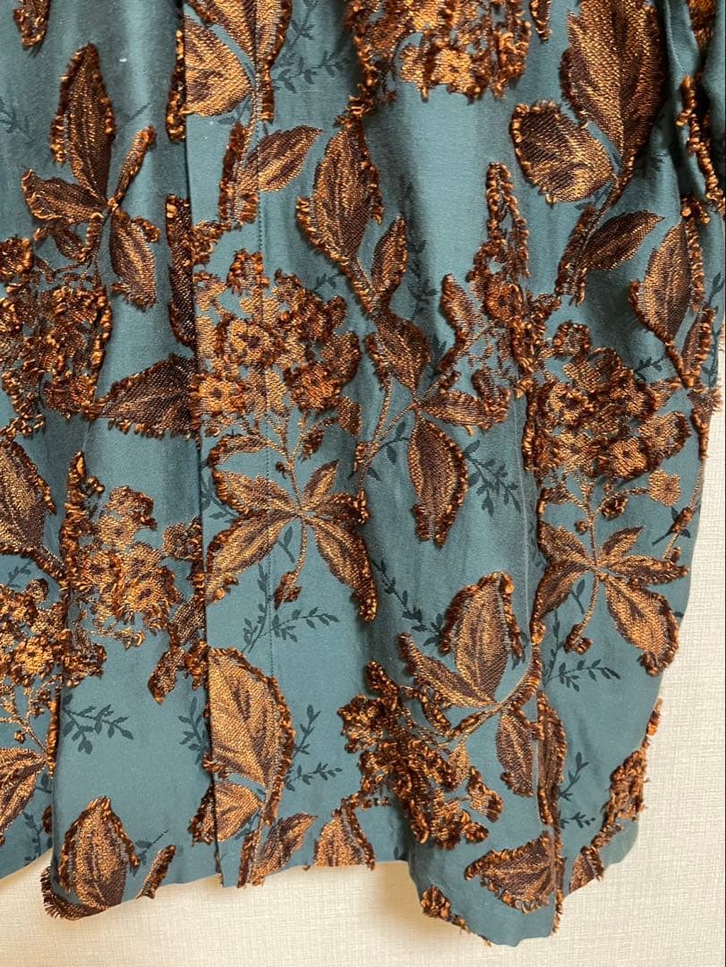 花柄刺繍 半袖シャツ 青色