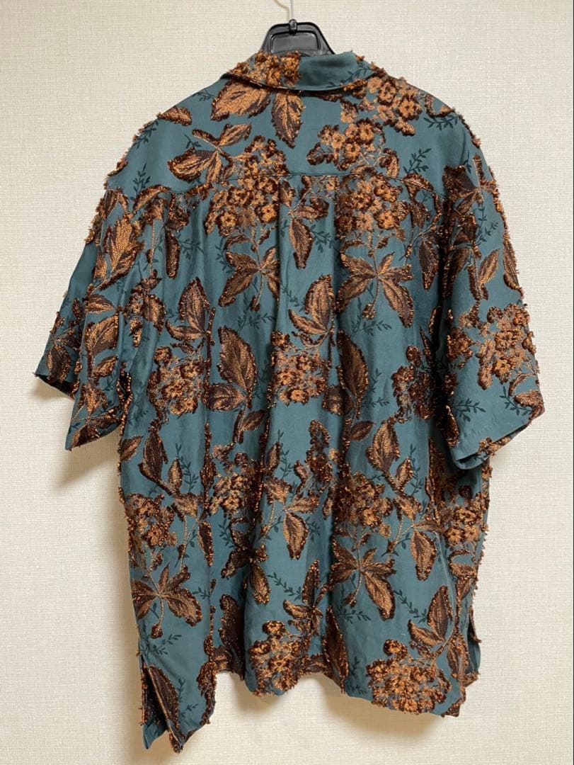 花柄刺繍 半袖シャツ 青色