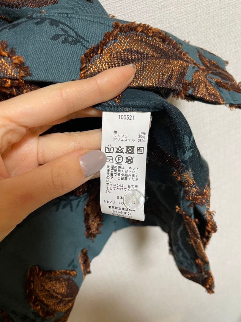 花柄刺繍 半袖シャツ 青色