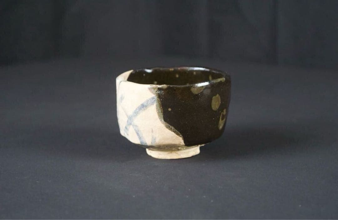 人間国宝 加藤卓男 晩年の作 黒織部草文茶碗 共箱 茶道具