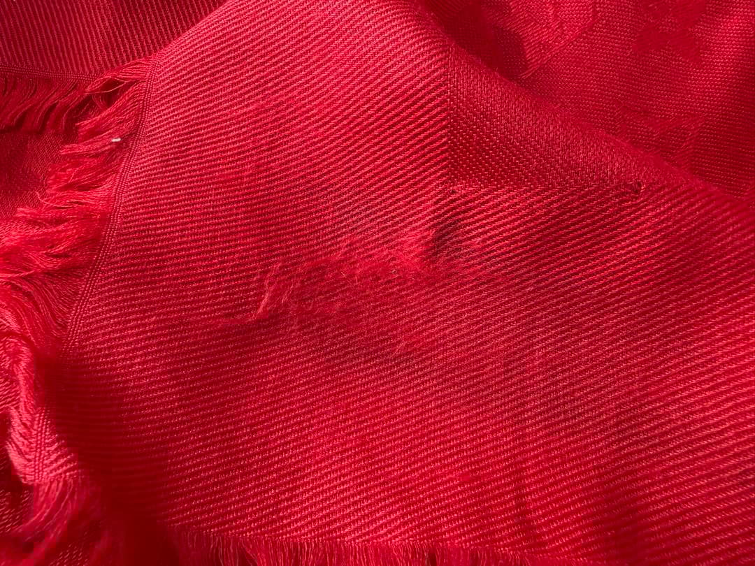 LOUIS VUITTON ルイヴィトン 大判 ショール モノグラム ／レッド