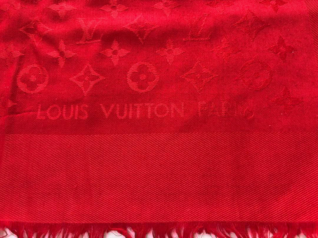 LOUIS VUITTON ルイヴィトン 大判 ショール モノグラム ／レッド