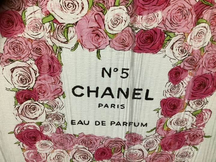 値下げ　新品　大型　オリバーガル　　　CHANEL No.5