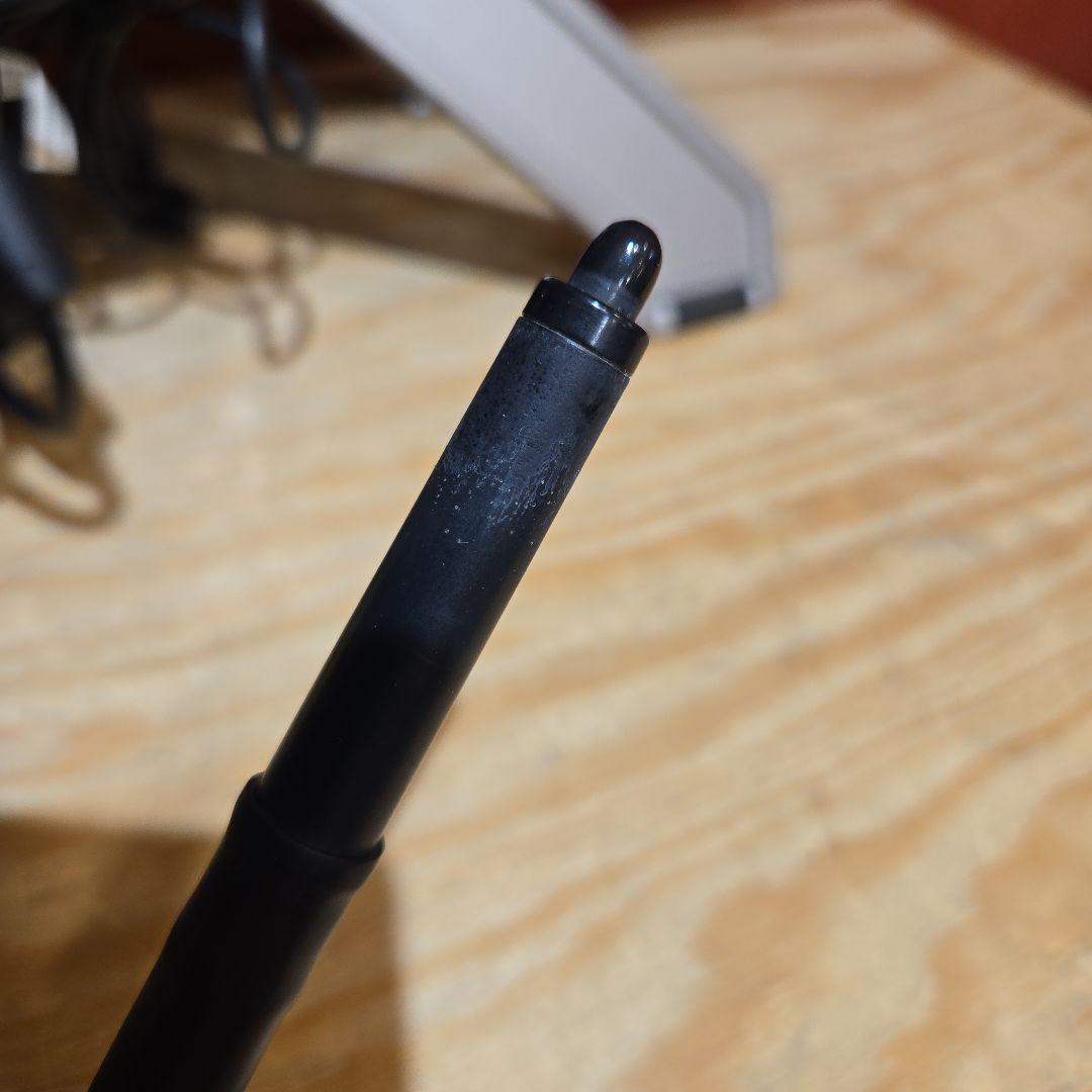 【C】Wacom 液晶タブレット Cintiq 22HD DTK-2200