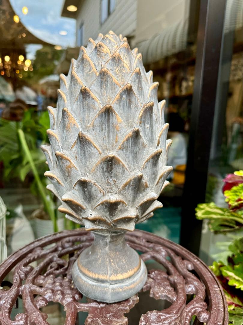 アンティチョーク　エレガント　ポリレジン　アンティーク調　置物