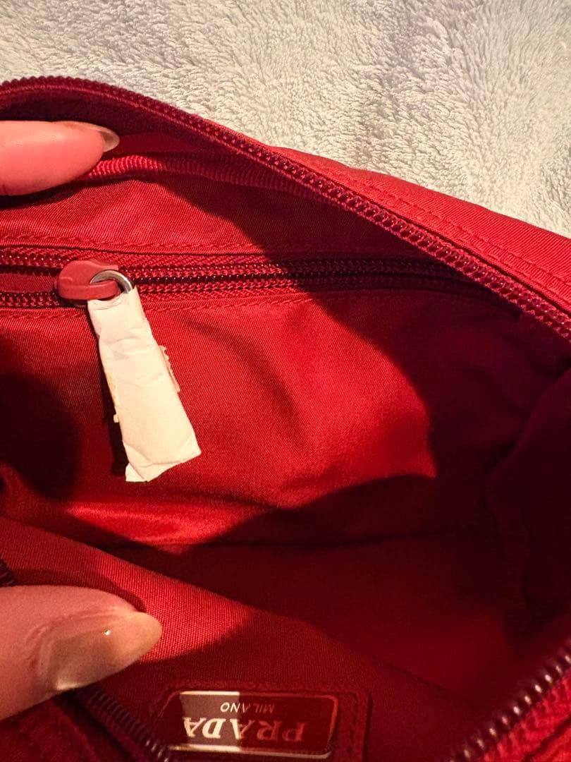 【新品】PRADA 赤 ポーチ